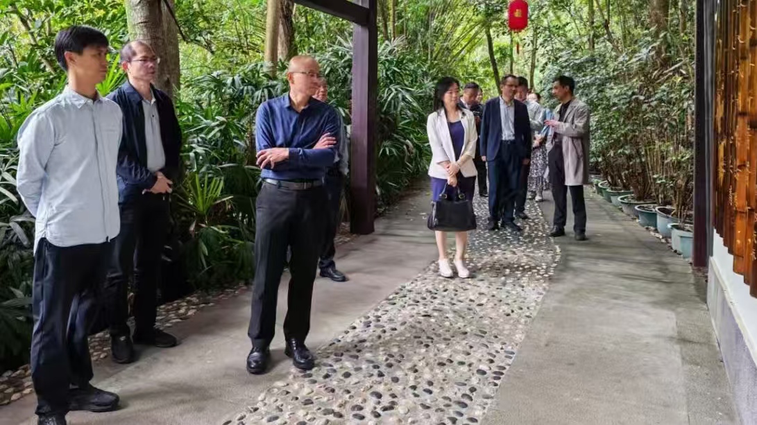 驻省水利厅纪检监察组党支部开展“阅水韵·鉴廉心·悟实绩”主题党日活动